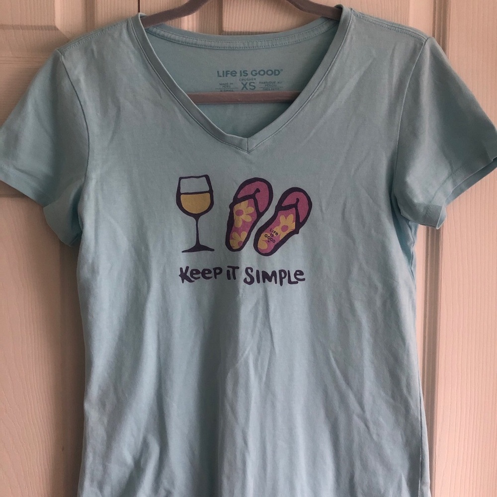 Life is good women’s v-neck T-shirt Sz XS